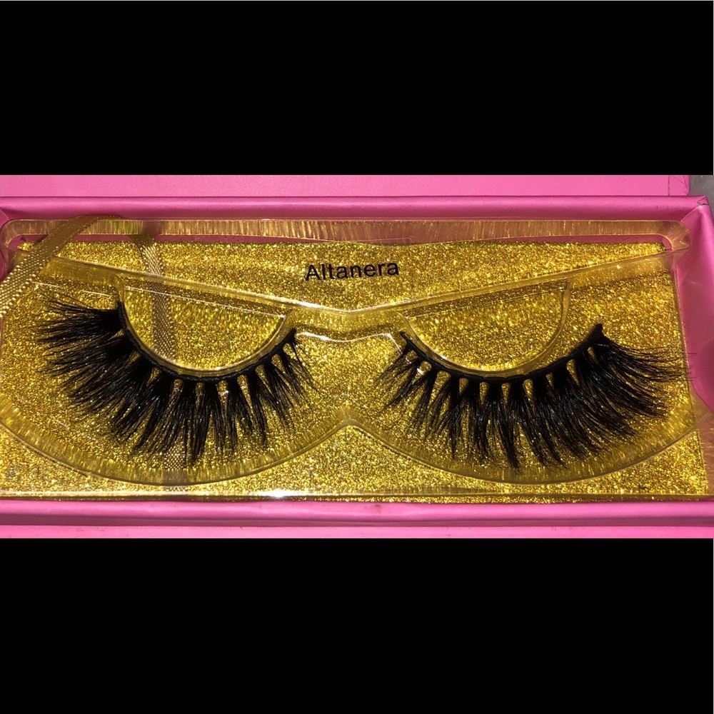 LUXURY MINK LASHES BY IMELDA